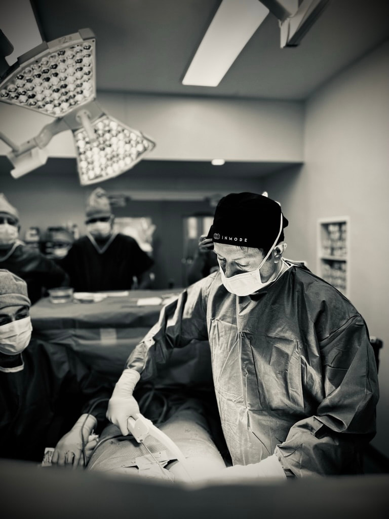 Bloc opératoire, chirurgie esthétique du visage à Paris